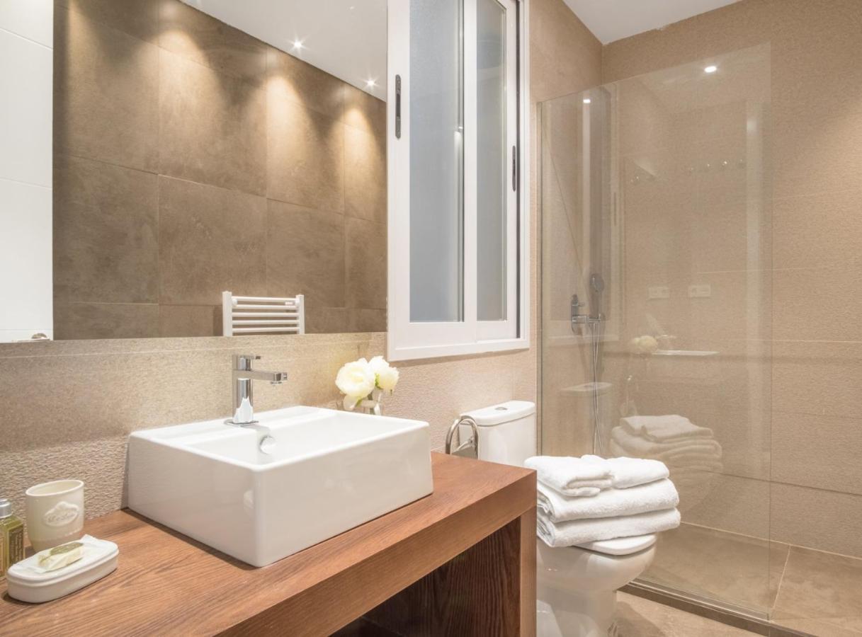 Experience The Best Of Madrid! Gran Via Apartment For 6, Comfort And Style In The Heart Of Chueca III ภายนอก รูปภาพ